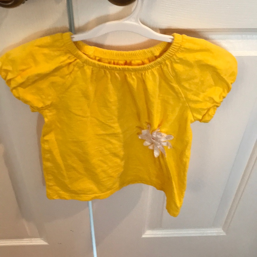 Genuine Kids Size 3T Yellow Flower T Shirt